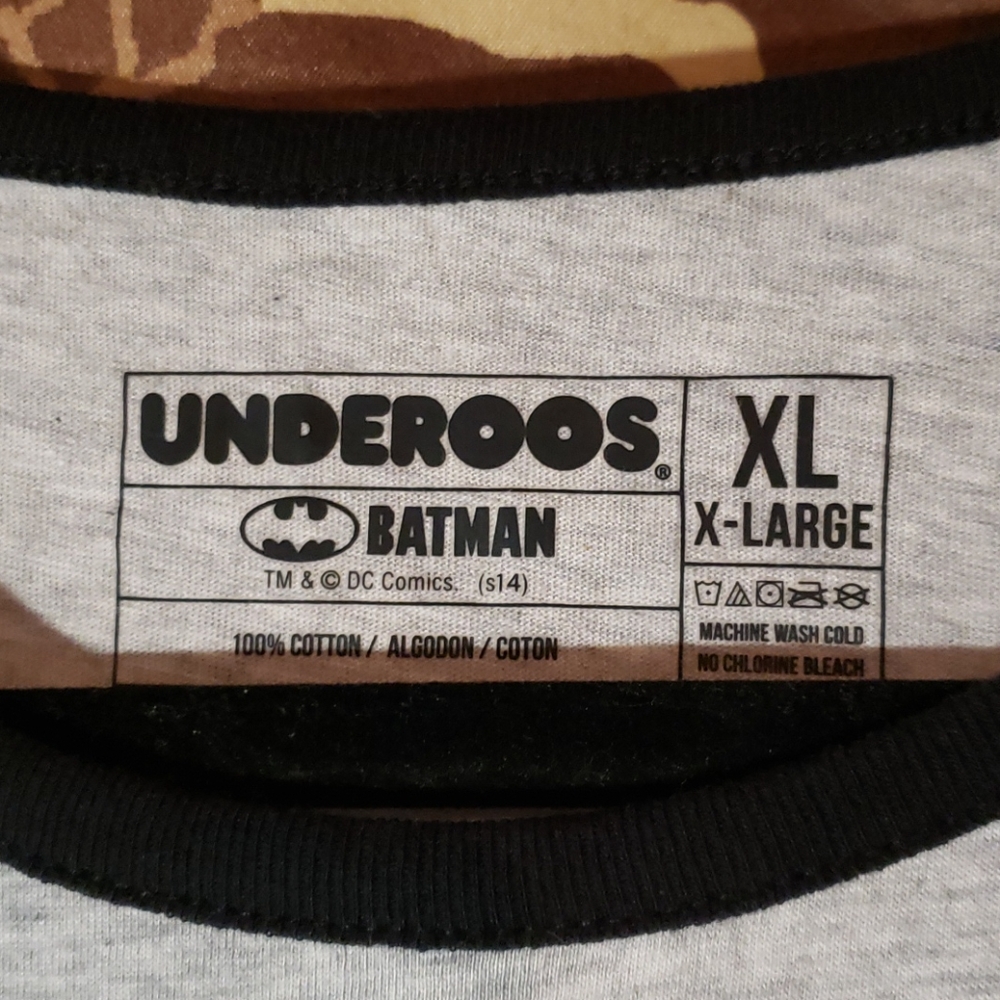 ⭐Batman tee - Picture 3 of 3